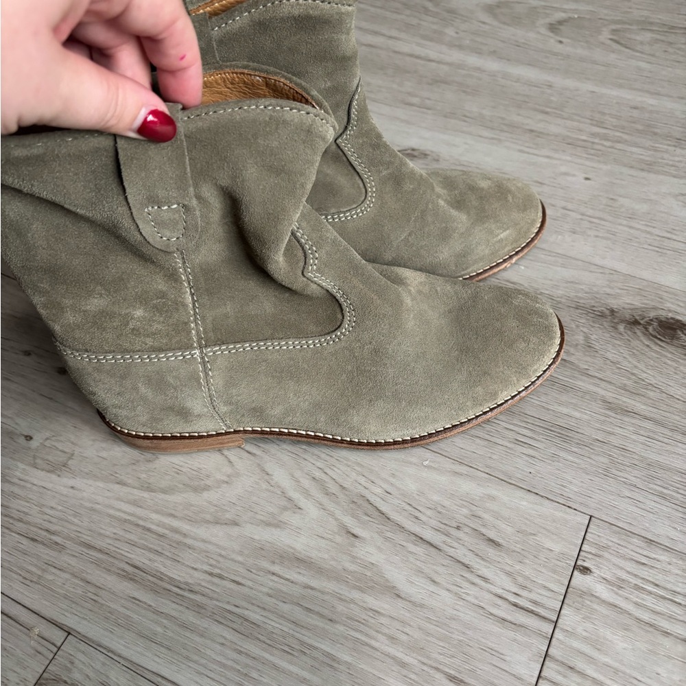 Isabel Marant Crisi suede ankle boot in an olive green - Picture 4 of 8